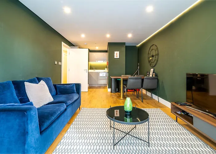 Trendy Kings Cross Flat